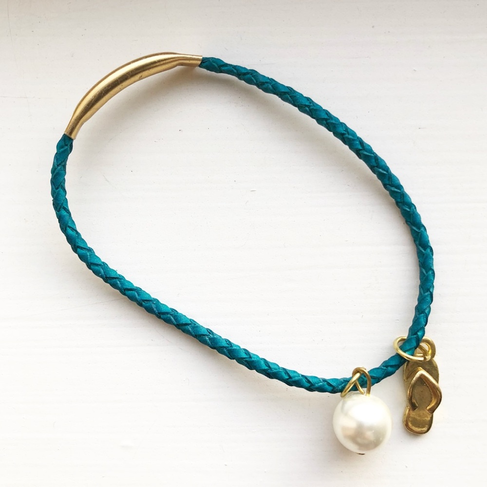 Blue leather pearl & flip-flop charm bracelet